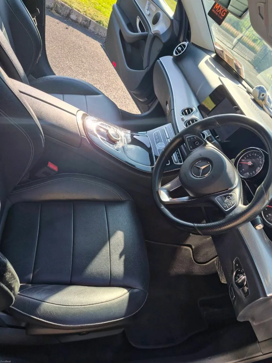 Mercedes E220 Premium - Image 5
