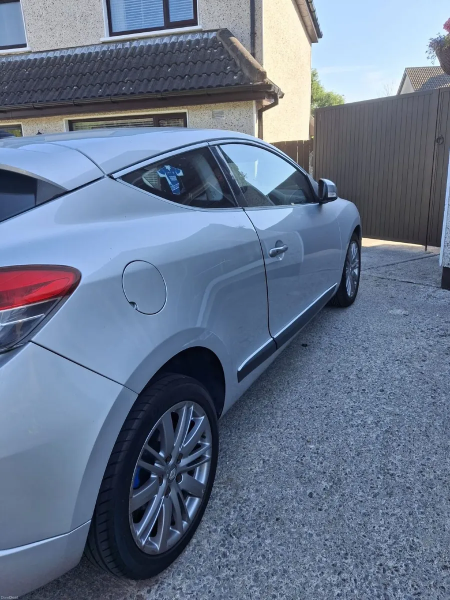 Renault Megane 2011 - Image 2