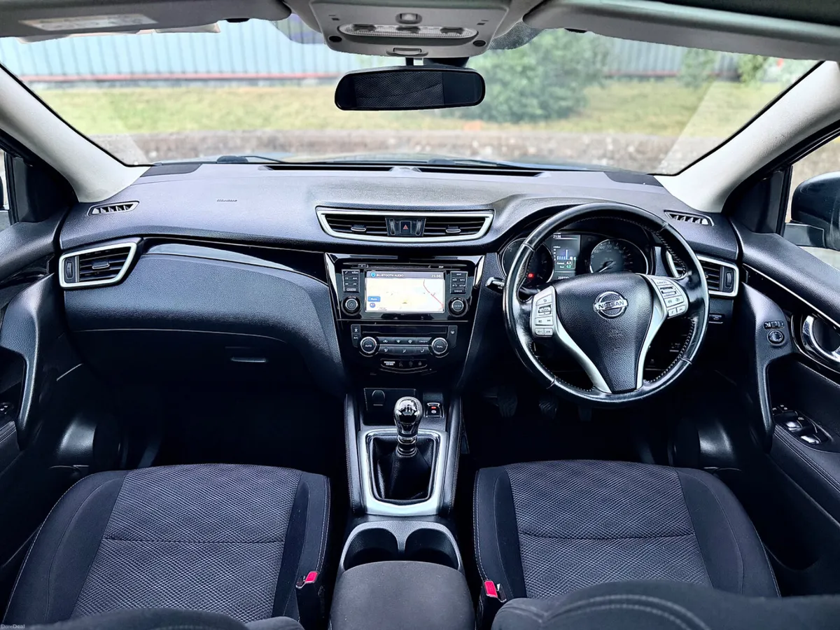 🔴 Nissan Qashqai SV Pan Roof High Spec - Image 3