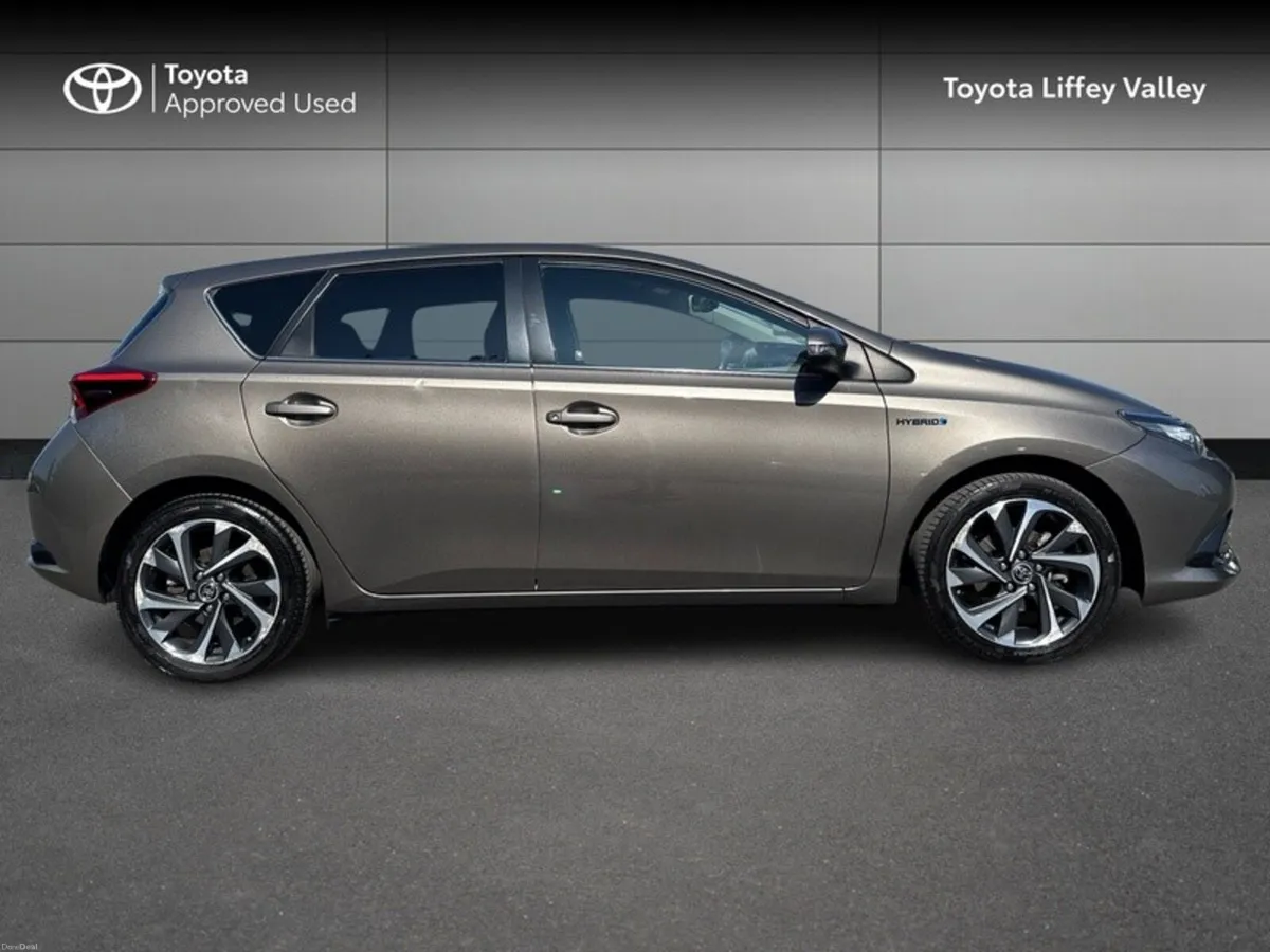 Toyota Auris HYBRID SOL 4DR AUTO - Image 3