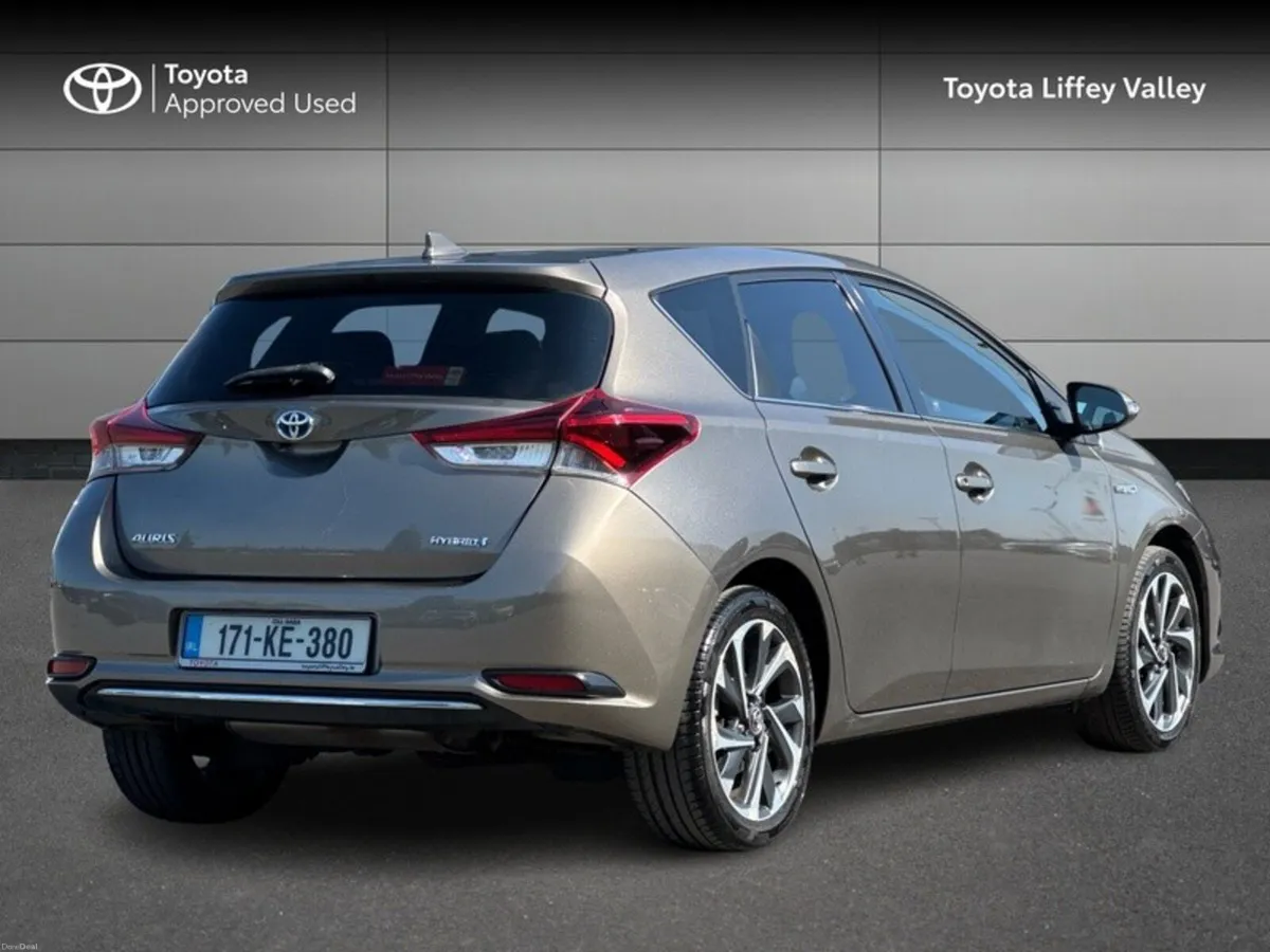 Toyota Auris HYBRID SOL 4DR AUTO - Image 2