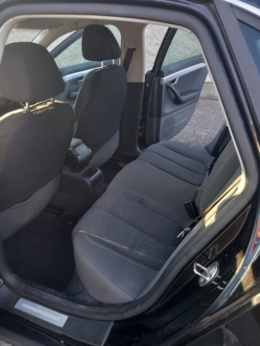 SEAT Exeo 2010 - Image 2