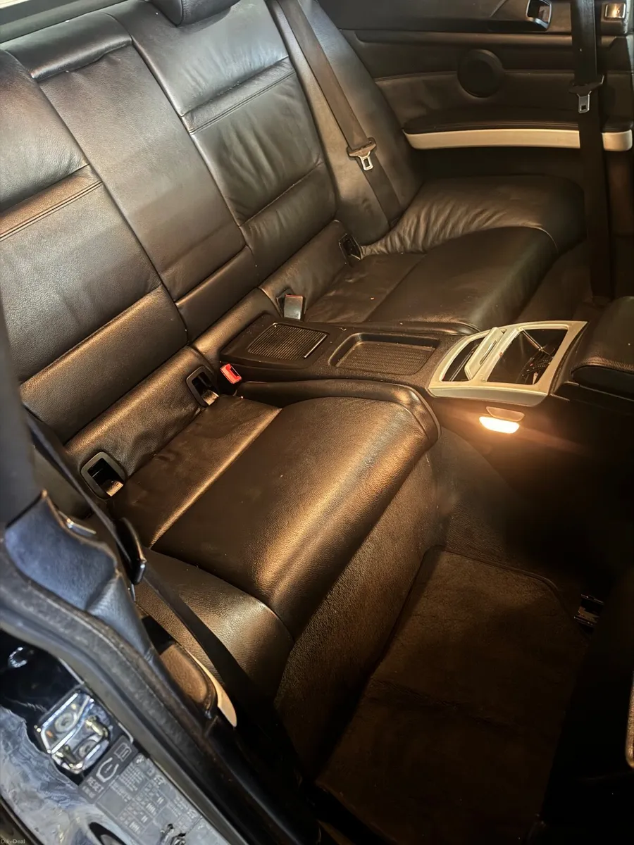 BMW 3-Series 2007 - Image 2