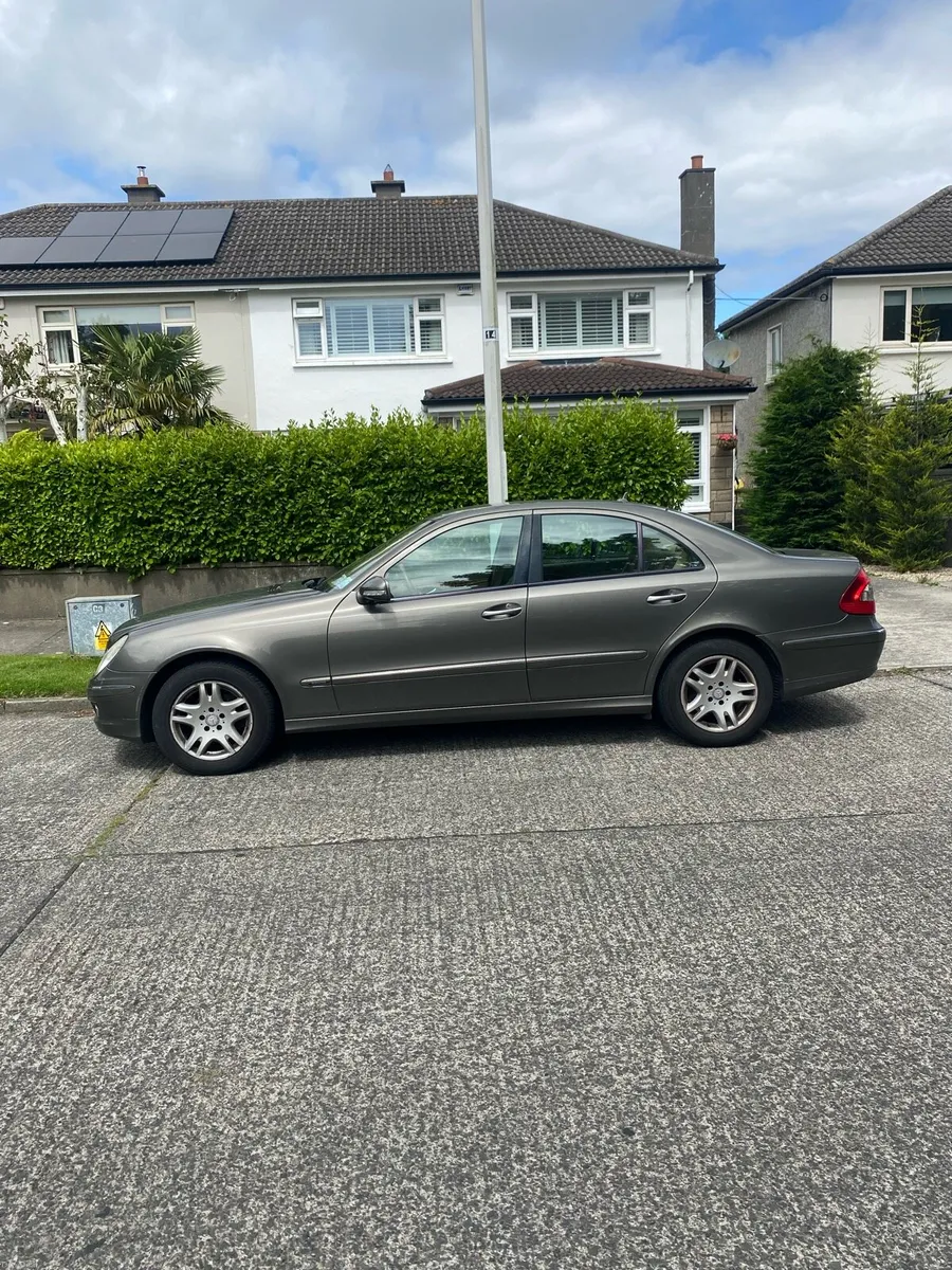 Mercedes E200 Elegance - Image 1