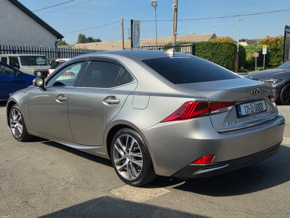 Lexus IS *DEPOSIT TAKEN*2.5 HYBRID EXECUTIVE AUTO - Image 6