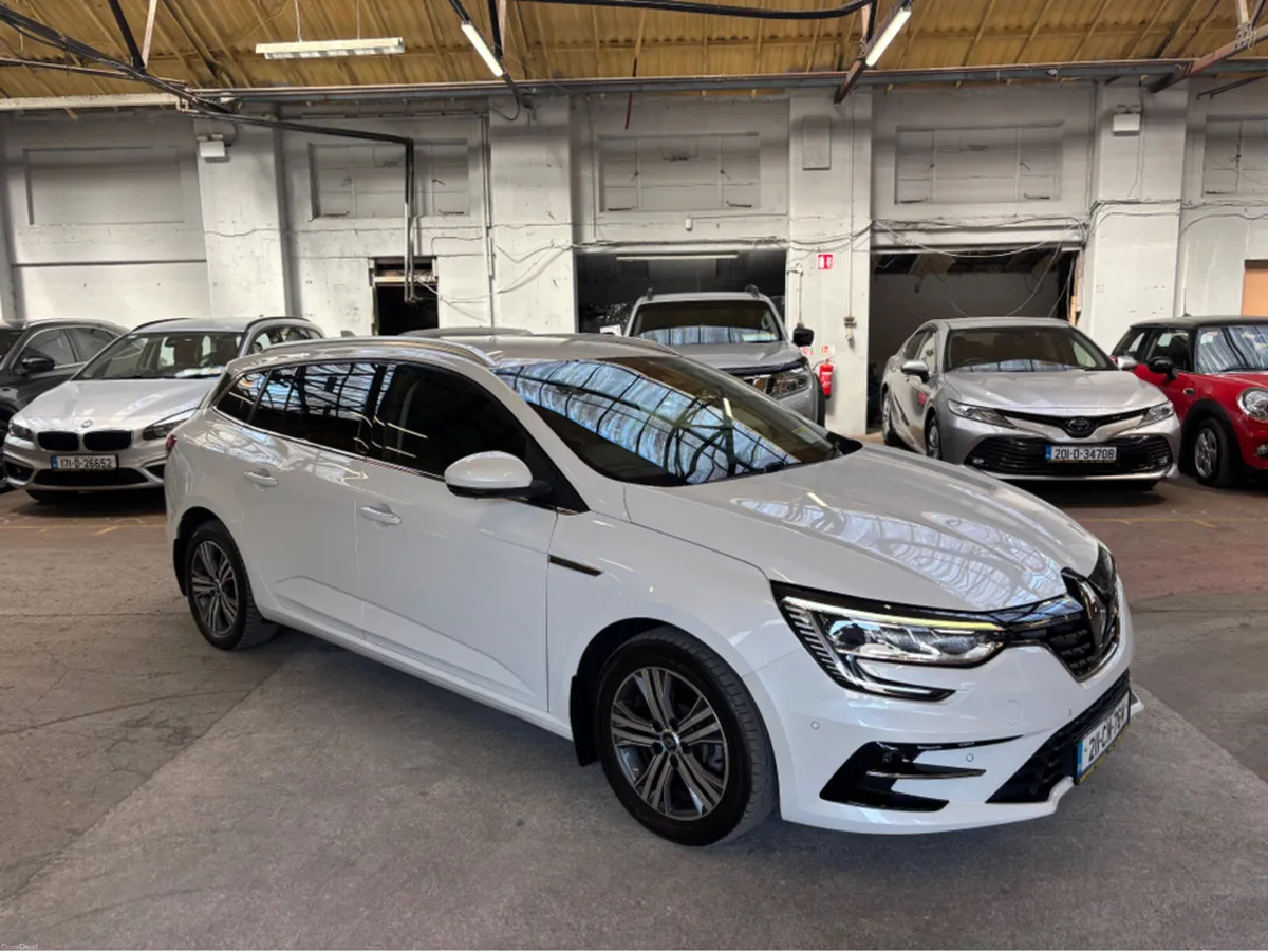 Renault Megane E-TECH P ICONIC PHEV 160 AUTO 5DR I - Image 1