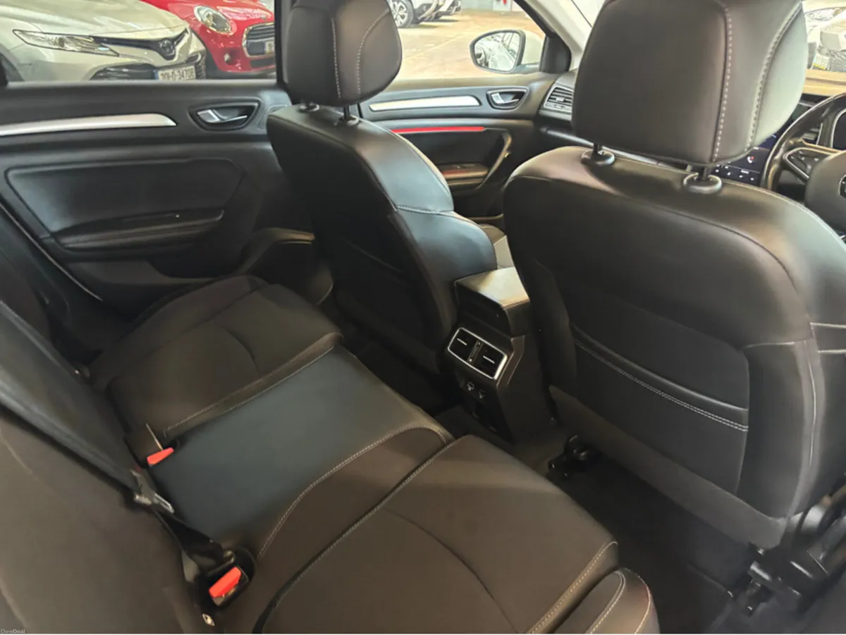 Renault Megane E-TECH P ICONIC PHEV 160 AUTO 5DR I - Image 2