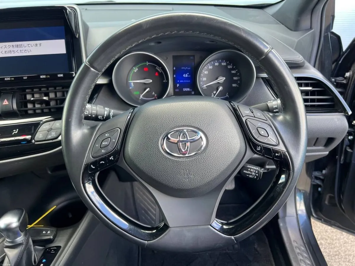 Toyota C-HR 1.8 HYBRID AUTO // REVERSE CAMERA // D - Image 4