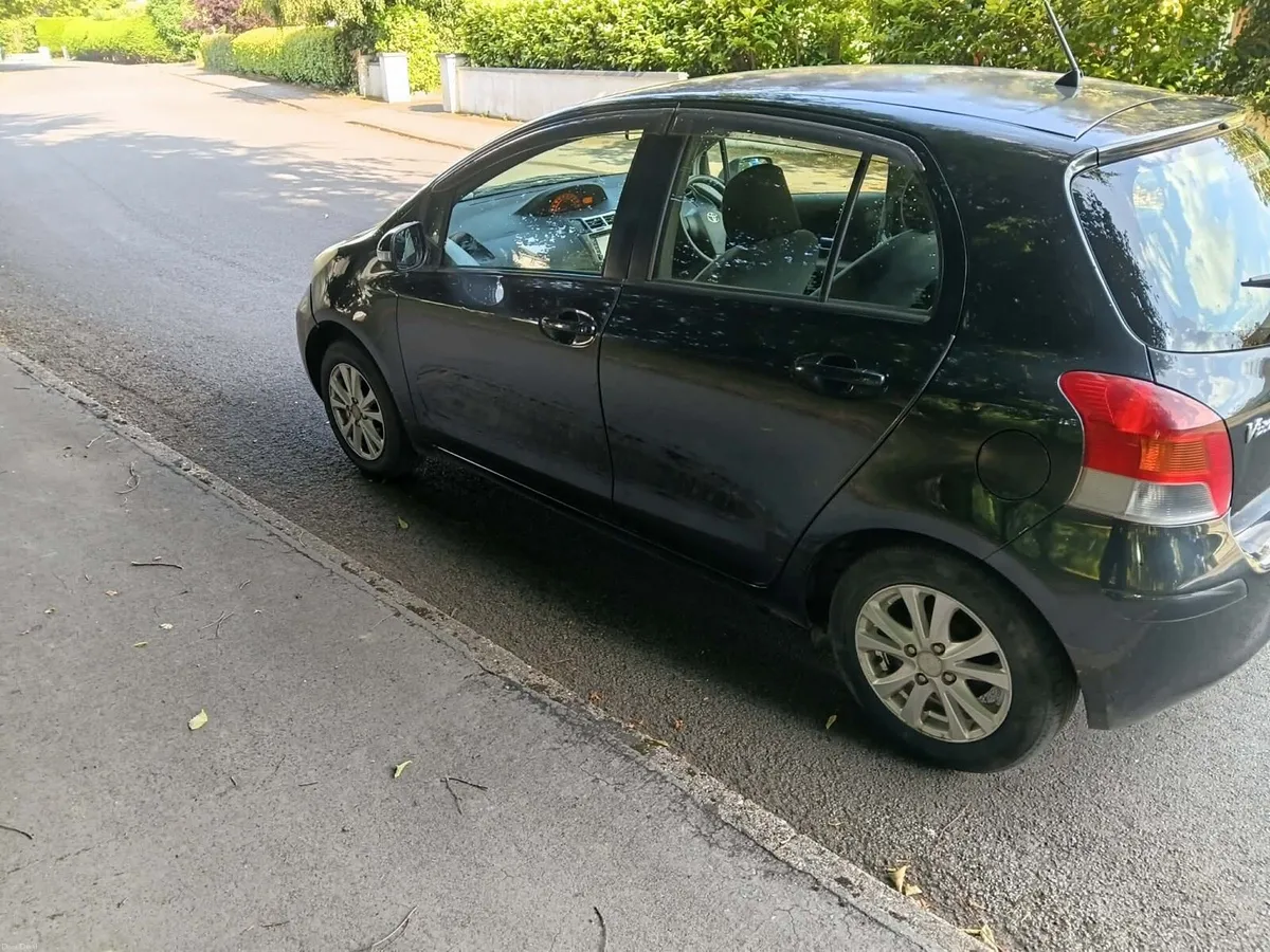 2010 Toyota Yaris 1.0 Litre Petrol Automatic - Image 3