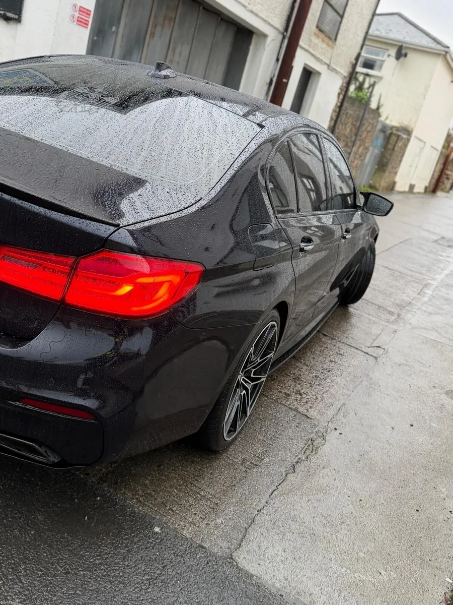 BMW 5-Series 2017 - Image 2