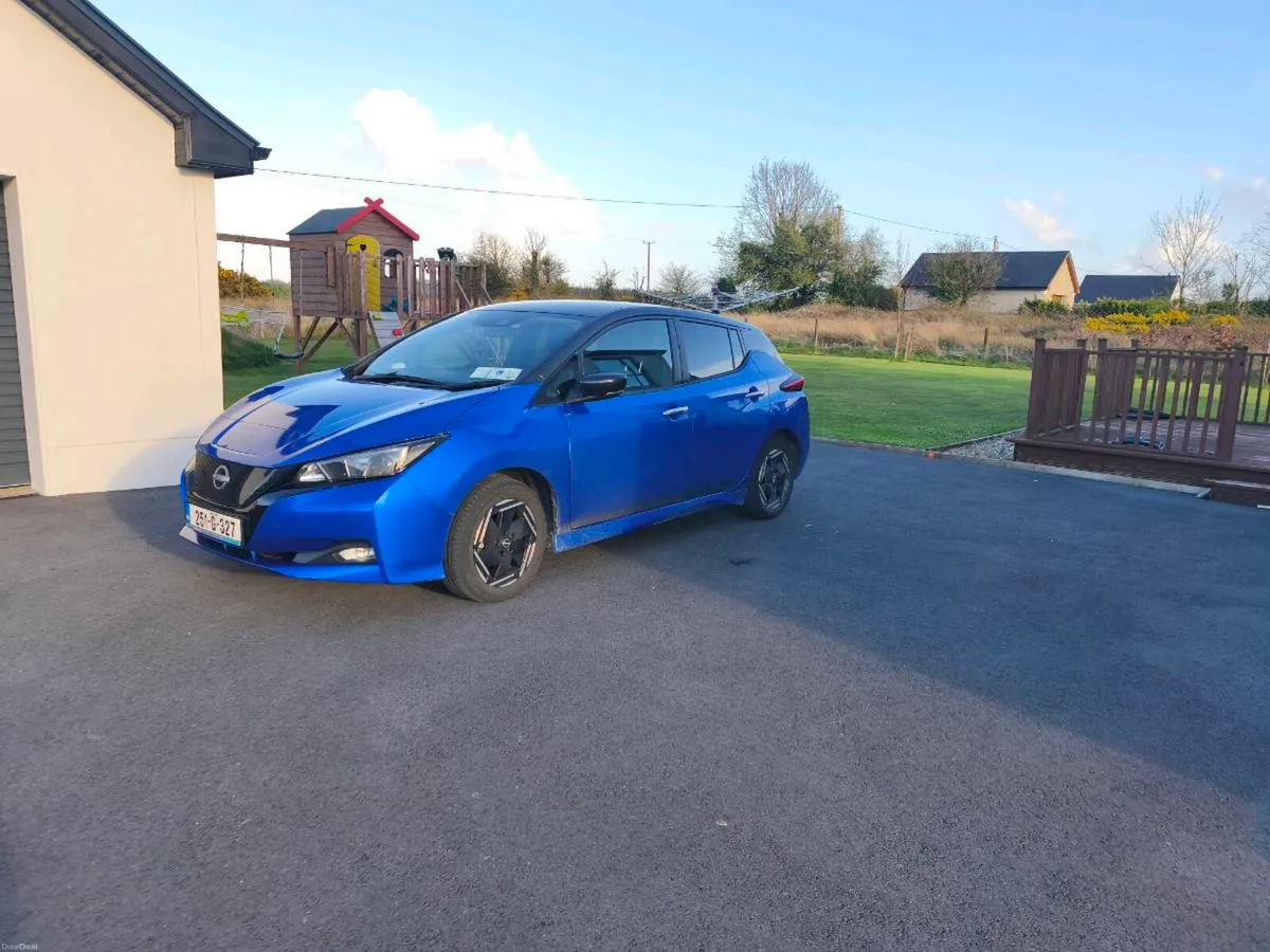 2025 Nissan leaf - Image 3