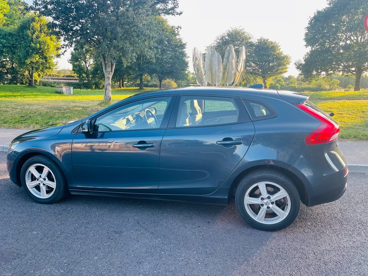 2017 Volvo V40 D2 Momentum 2.0 Diesel NCT 2027 - Image 6