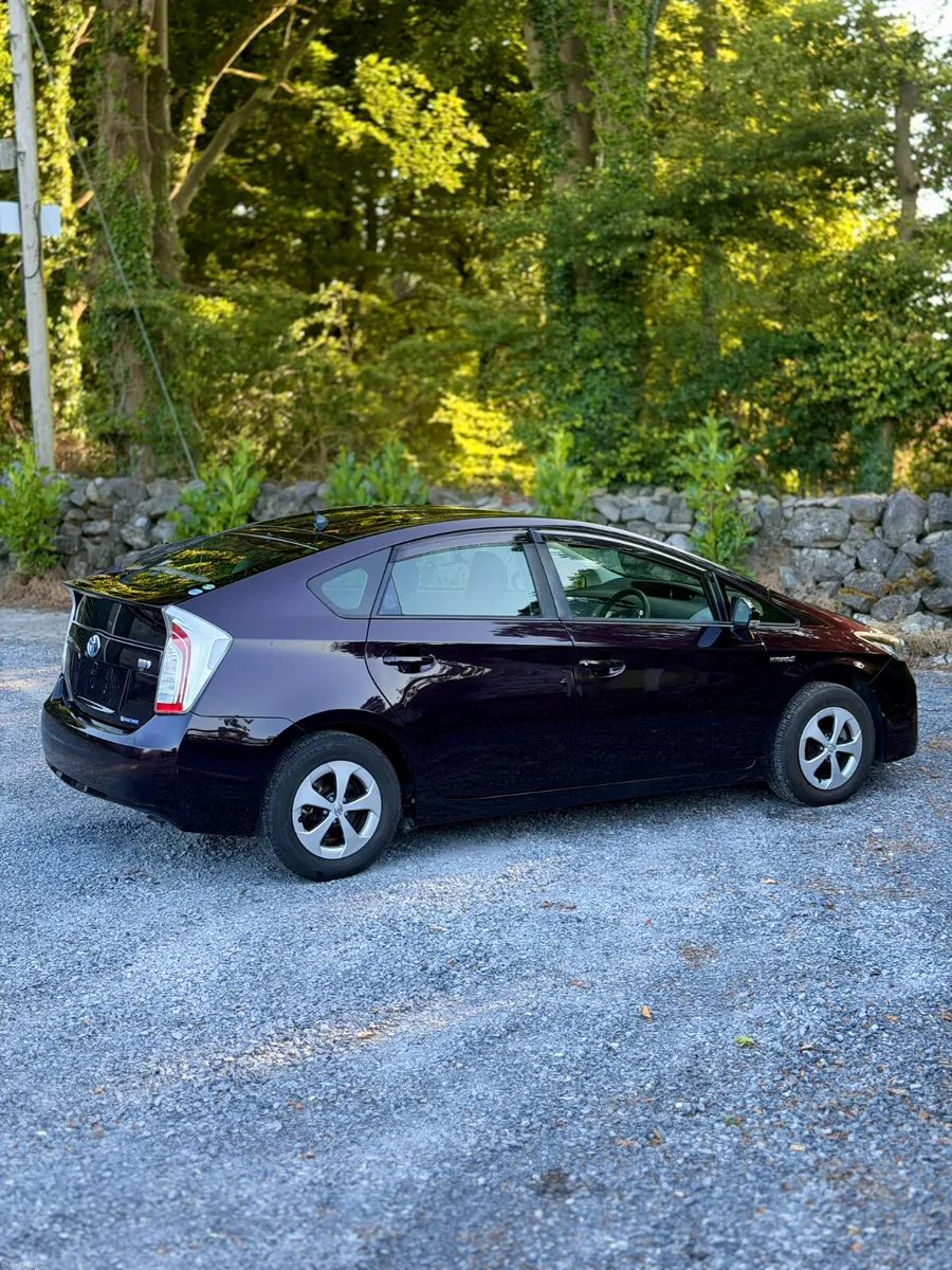 Toyotaq Prius | 2015 | 56,000 KM | Hybrid AUTO - Image 5