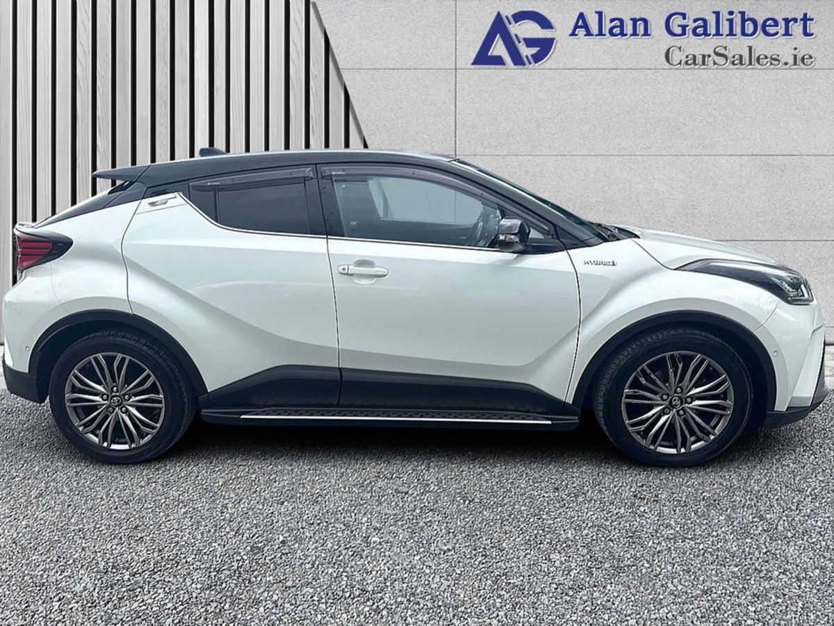 Toyota C-HR 1.8 HYBRID SOL TOP SPEC - Image 3
