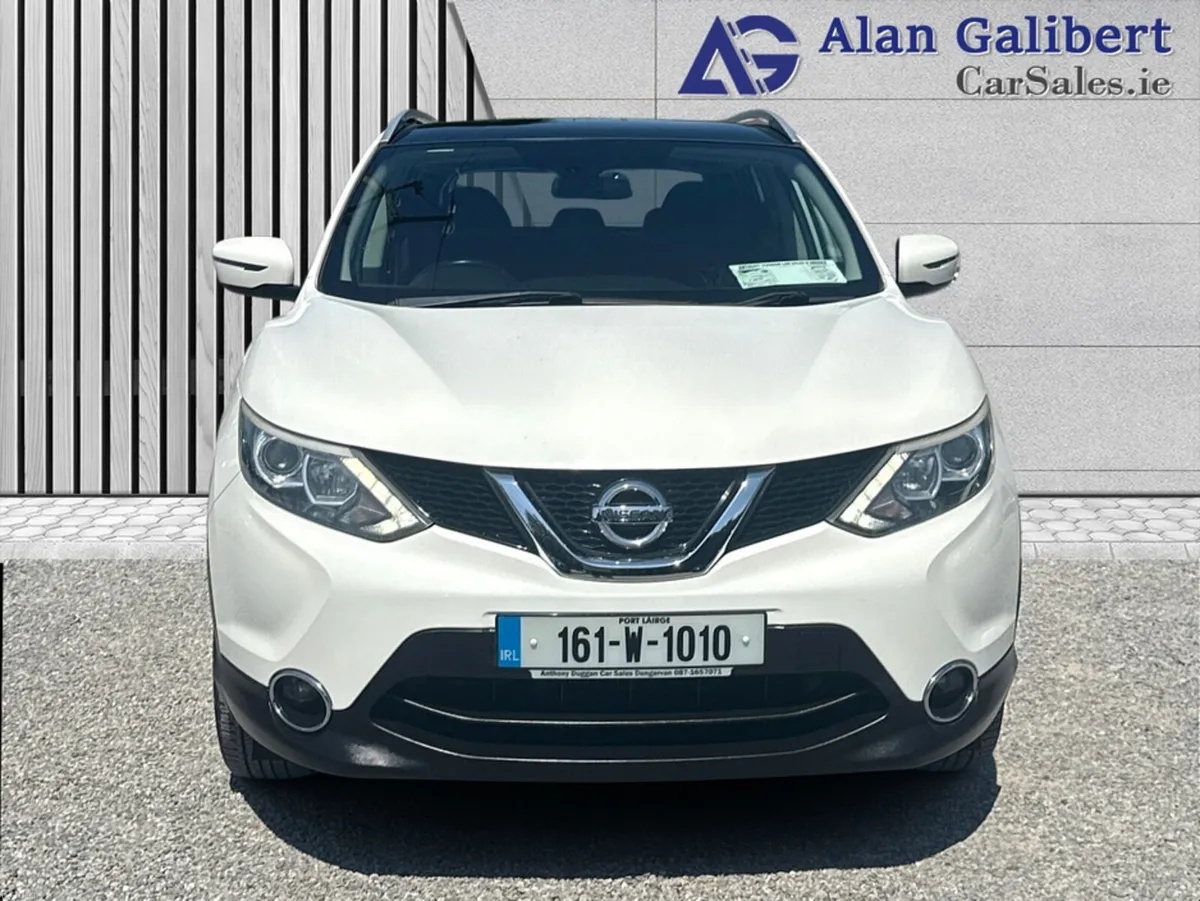 Nissan Qashqai 1.2 SV Petrol Glass Roof - Image 4