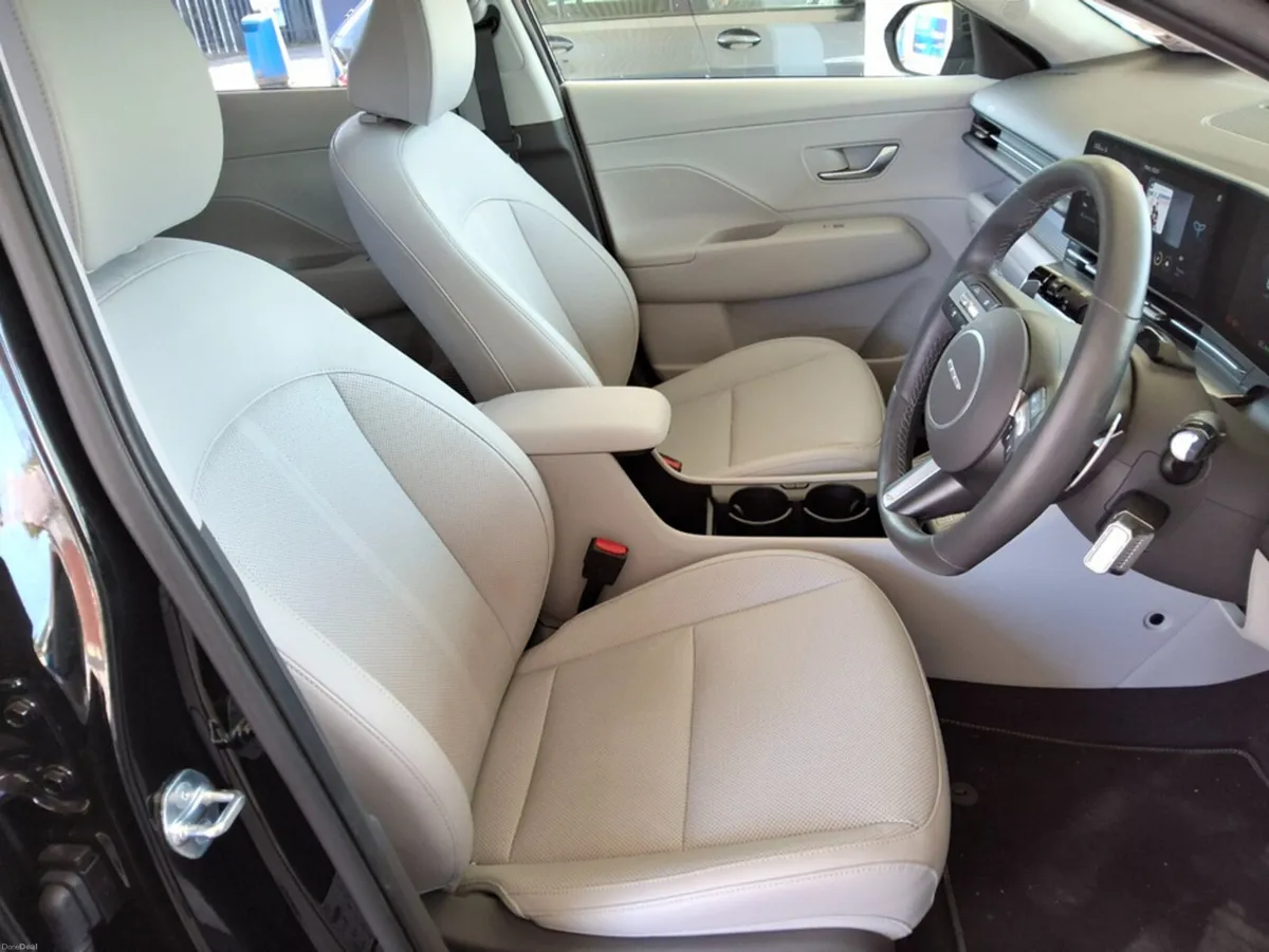 Hyundai KONA EV PLATINUM 65KWH ** Demo Model ** - Image 6