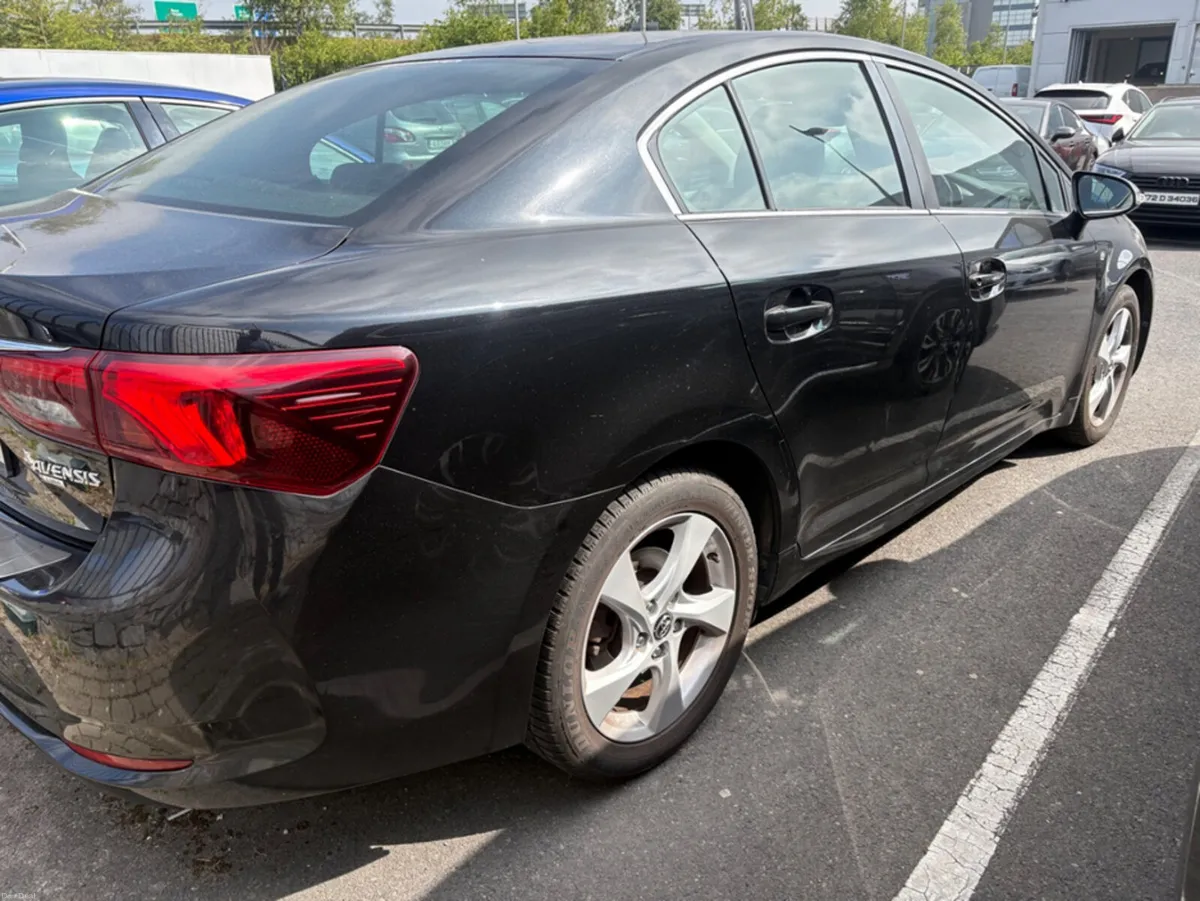 Toyota Avensis 1.8 M/D LUNA 4DR AUTO SAL - Image 4