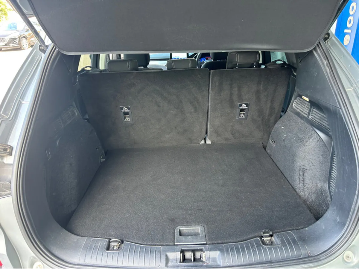 Ford Kuga TITANIUM 1.5 TD 120 S6.2 M6 F 4DR - Image 5
