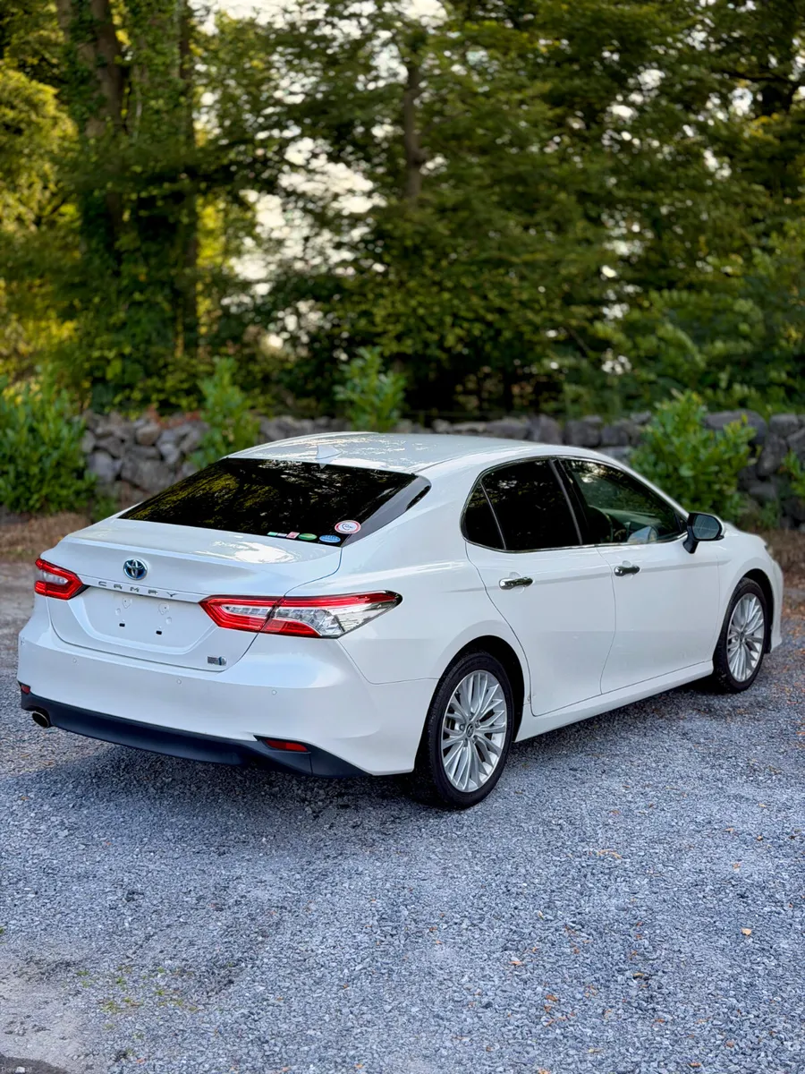 Toyota Camry | 2020-2 | Hybrid | White | Luxury - Image 6