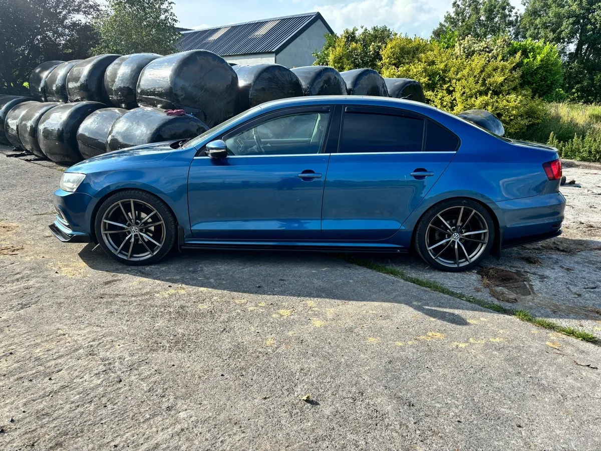 Volkswagen Jetta - Image 4