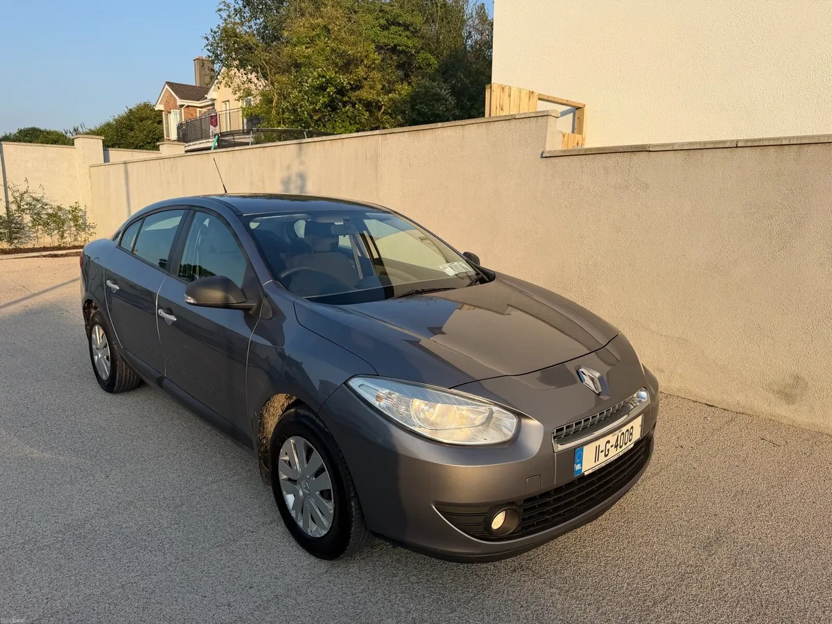 2011 RENAULT FLUENCE NCT 11-26 TAX 11-26 - Image 1