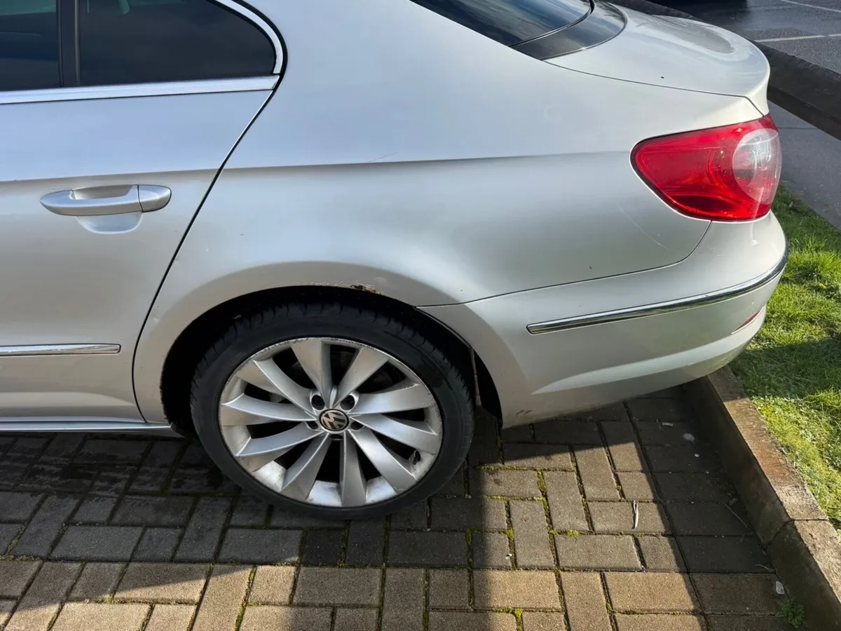 Volkswagen Passat CC - Image 5
