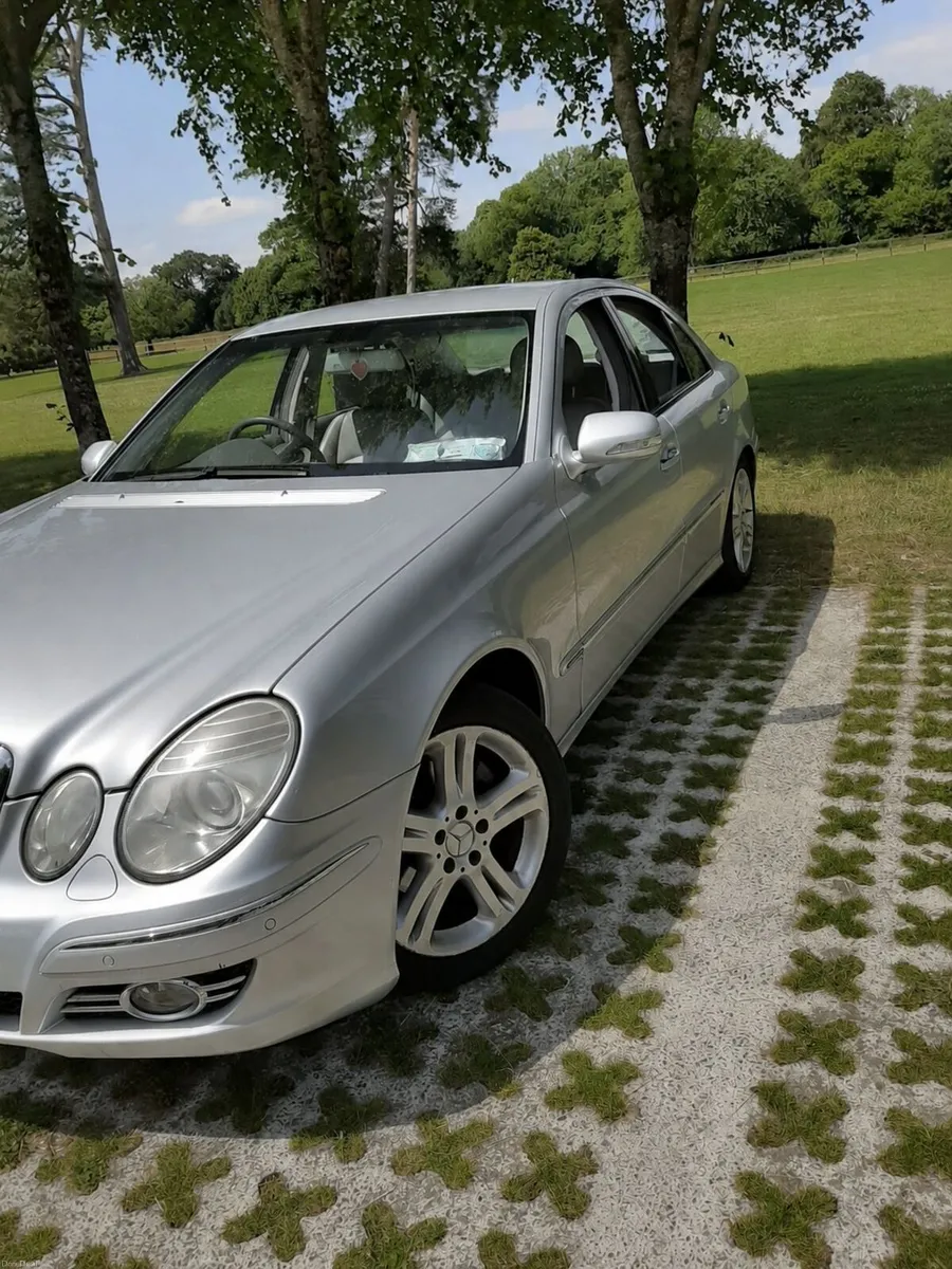 Mercedes-Benz E-Class 2007 - Image 2