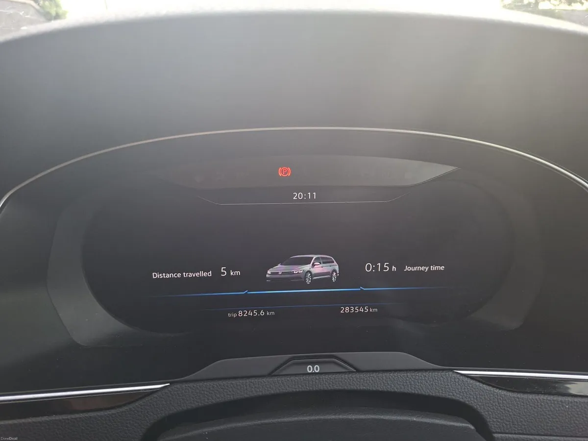 2019 Volkswagen Passat Highline - Luxury Trim - Image 2