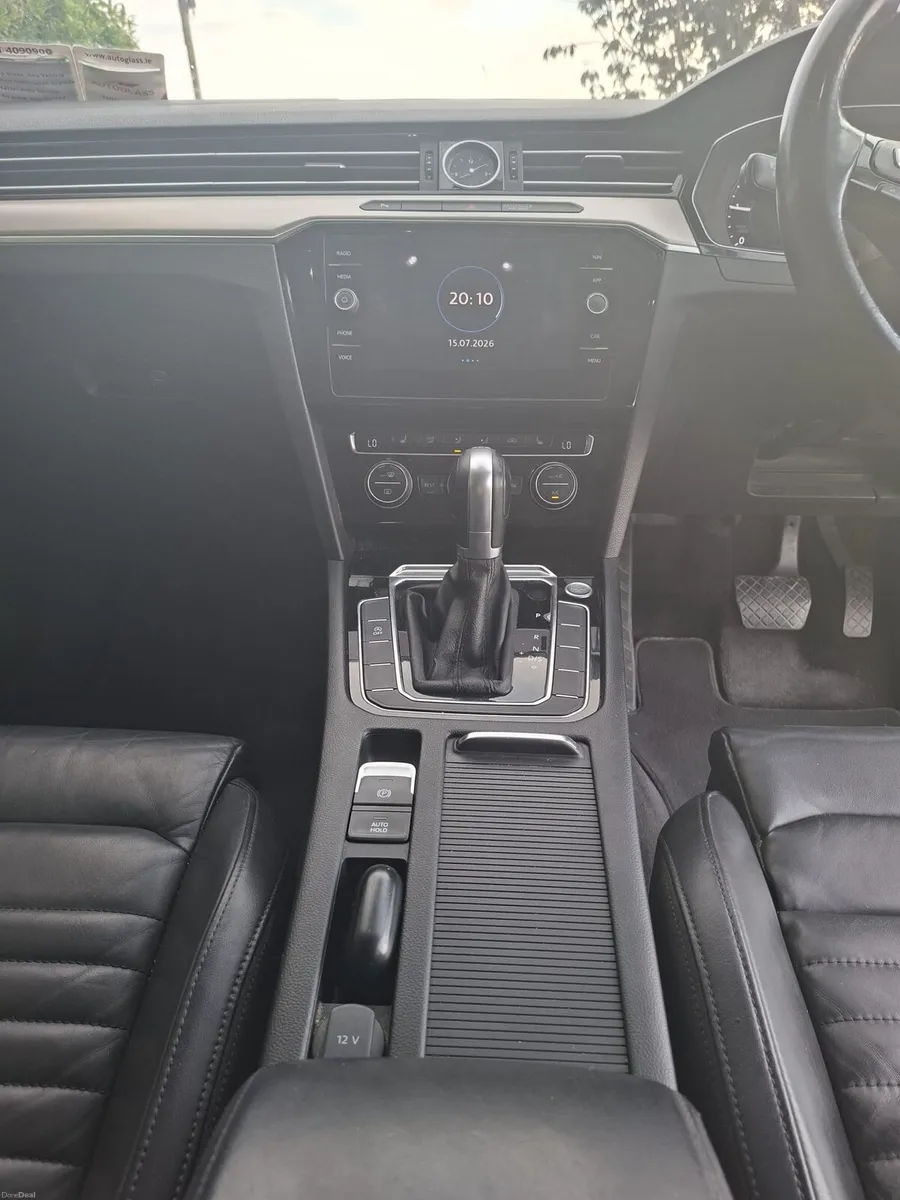 2019 Volkswagen Passat Highline - Luxury Trim - Image 5