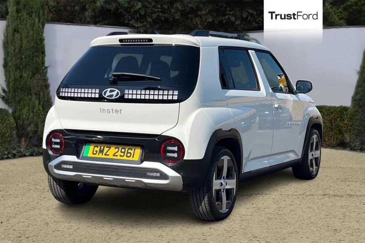Hyundai INSTER Long Range 49kWh 02 SUV 5dr Electri - Image 4