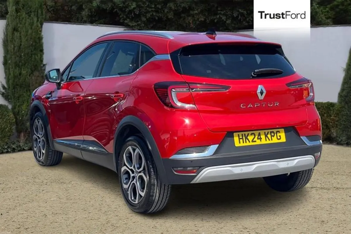 Renault Captur Techno - Image 2