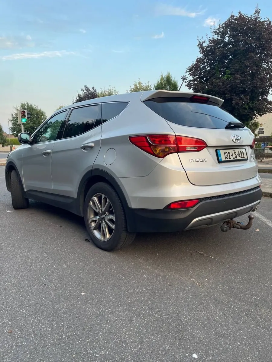 Hyundai Santa Fe▪️NEW NCT▪️7 SEATS▪️4WD - Image 4