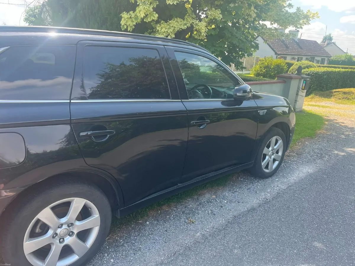 Mitsubishi Outlander 2015 - Image 2