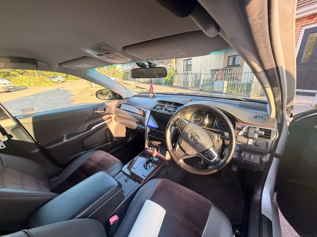 Toyota Camry - Image 4