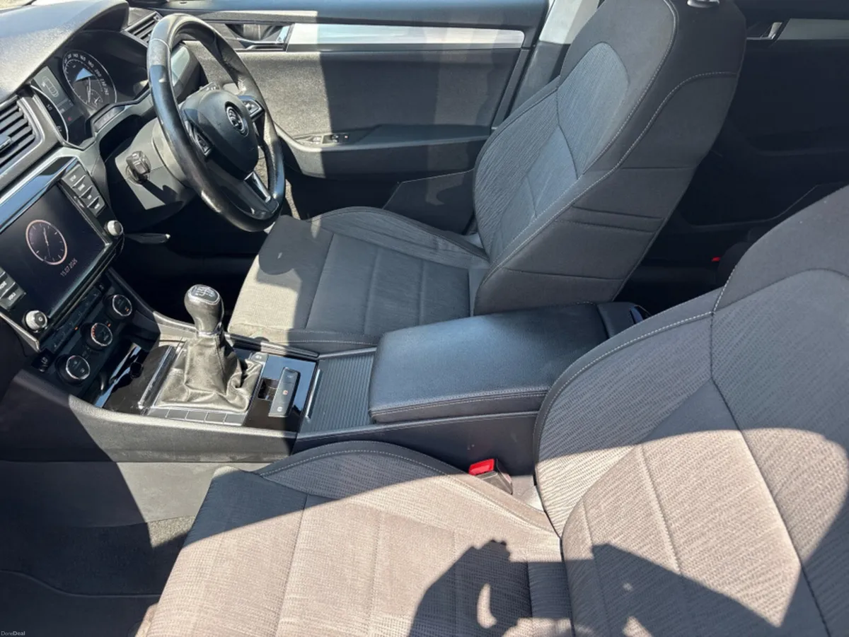 Skoda Superb AMBITION 1.6 TDI 120BHP 4DR - Image 4