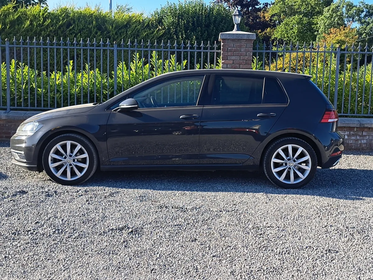 Volkswagen Golf Highline Model 1.6 Diesel 1 owner - Image 4