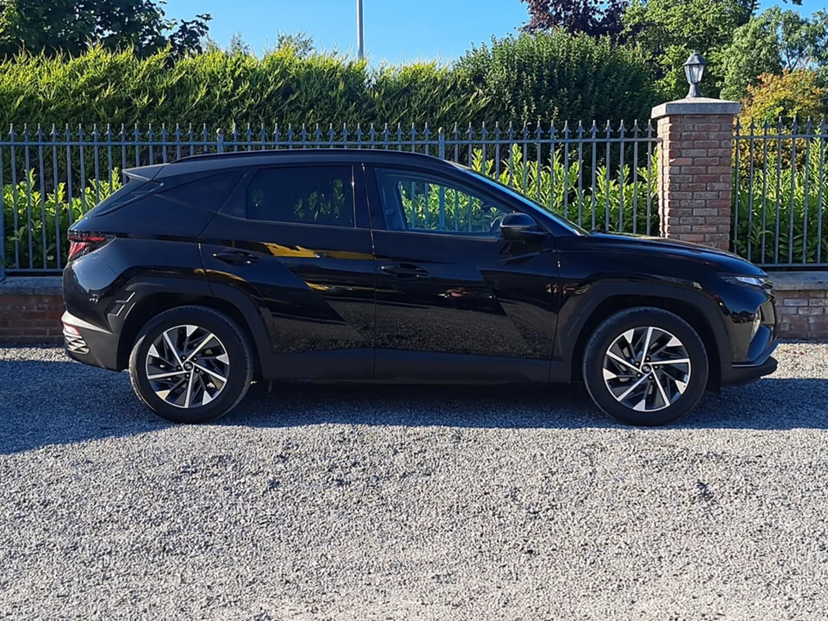 Hyundai Tucson Executive Model 1.6 Diesel. - Image 4