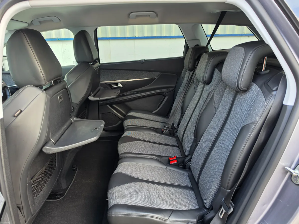 PEUGEOT 5008 2018 HIGH SPEC ALLURE 7 SEATER - Image 6