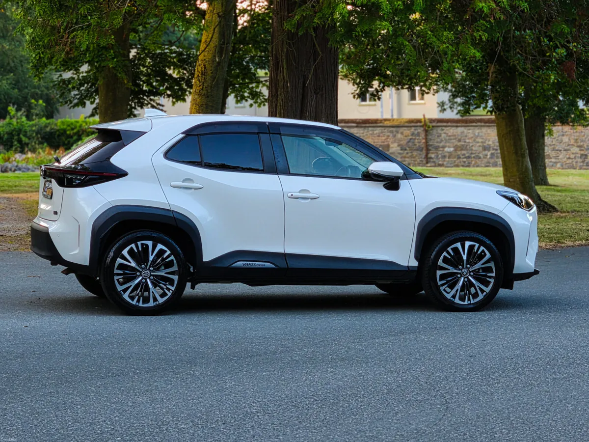 2021 Toyota Yaris Cross 1.5 Petrol Hybrid Auto G - Image 4