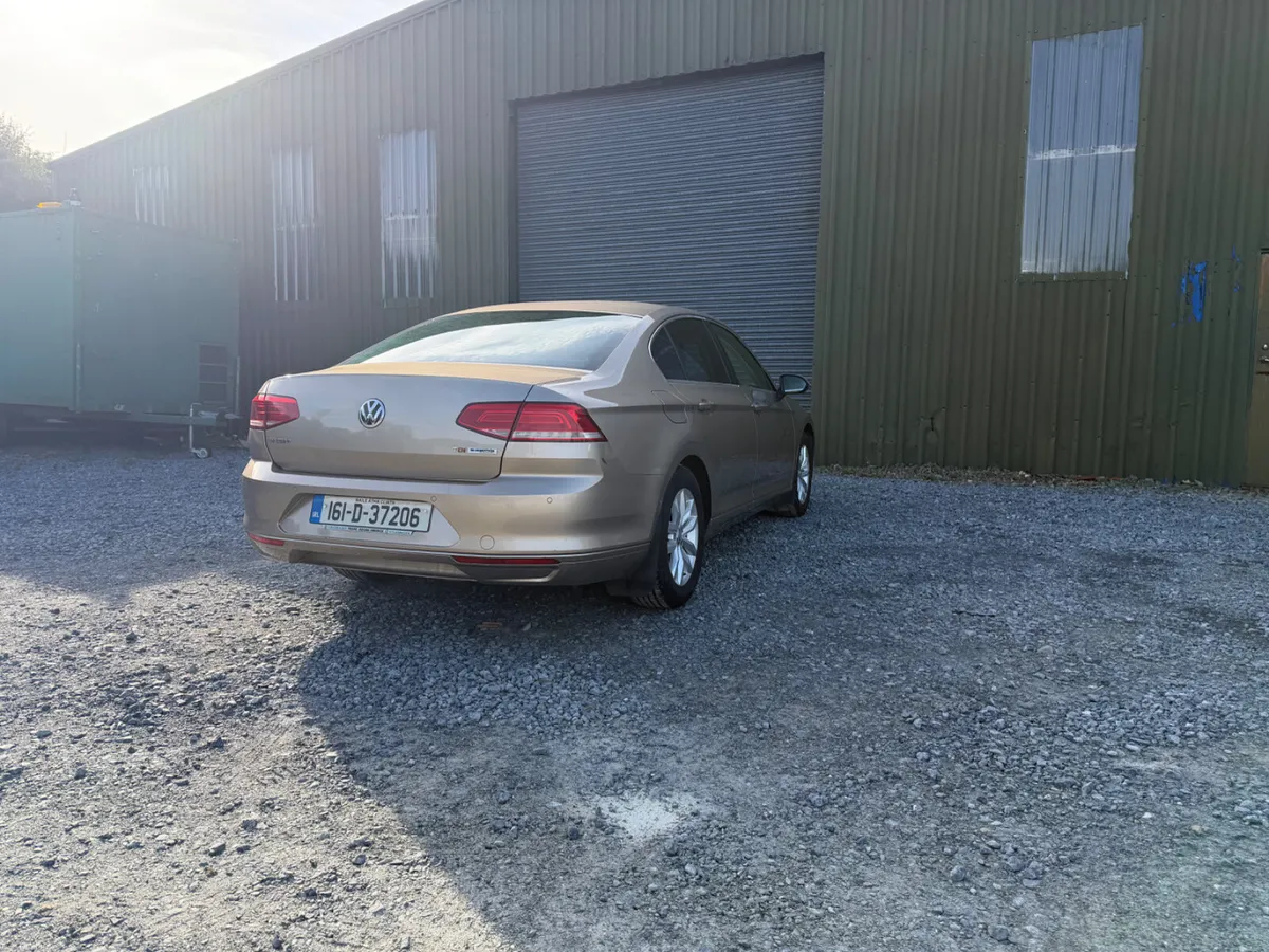 Volkswagen Passat 2016 - Image 5