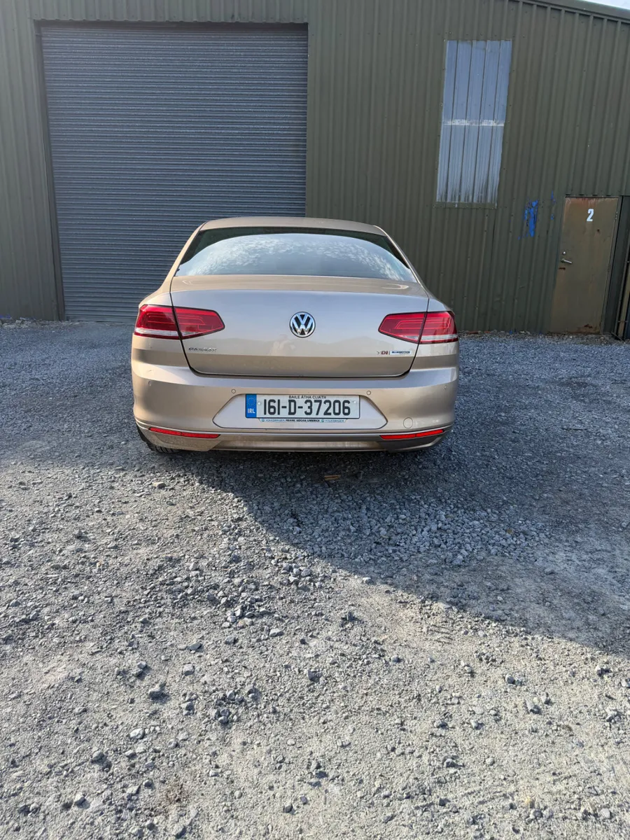 Volkswagen Passat 2016 - Image 6