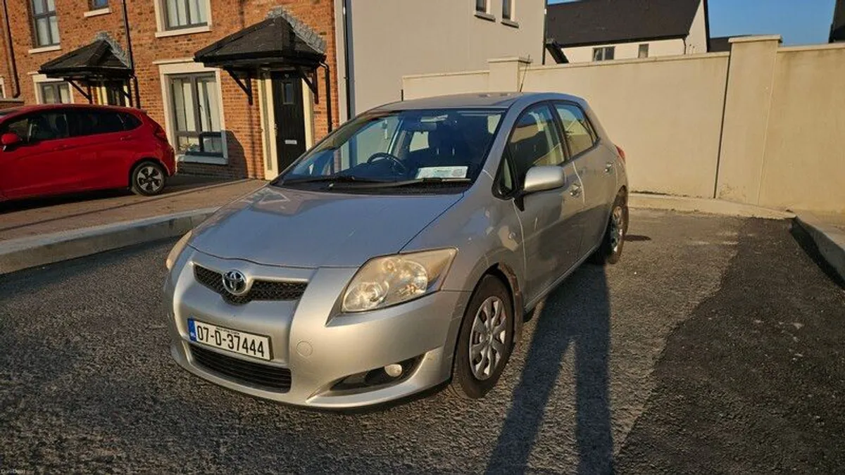 Toyota Auris 1.4 Petrol - NCT (04/2027) & New Clutch - Image 1