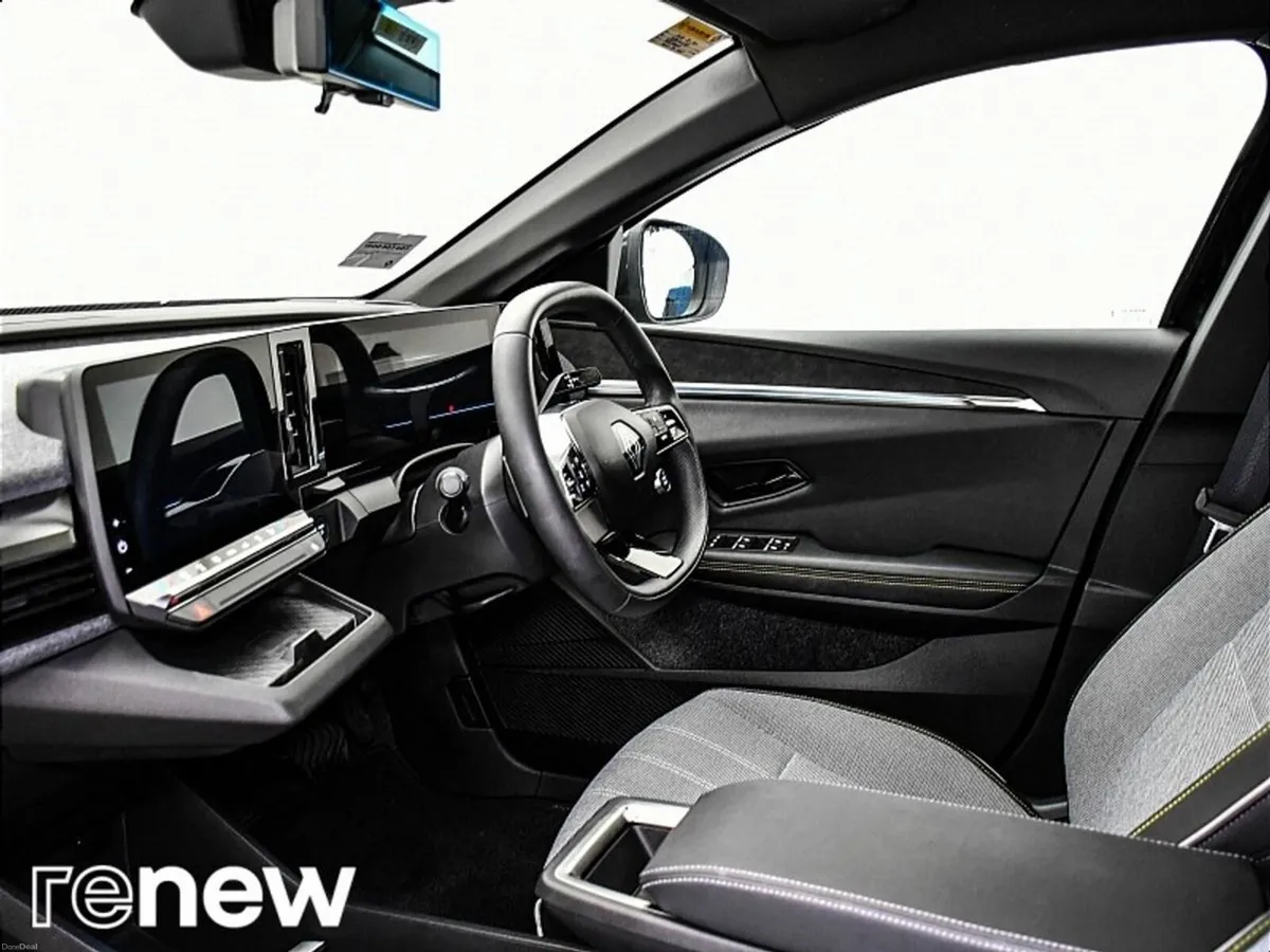 Renault Megane E-Tech EV60 220hp Launch Edition - Image 5
