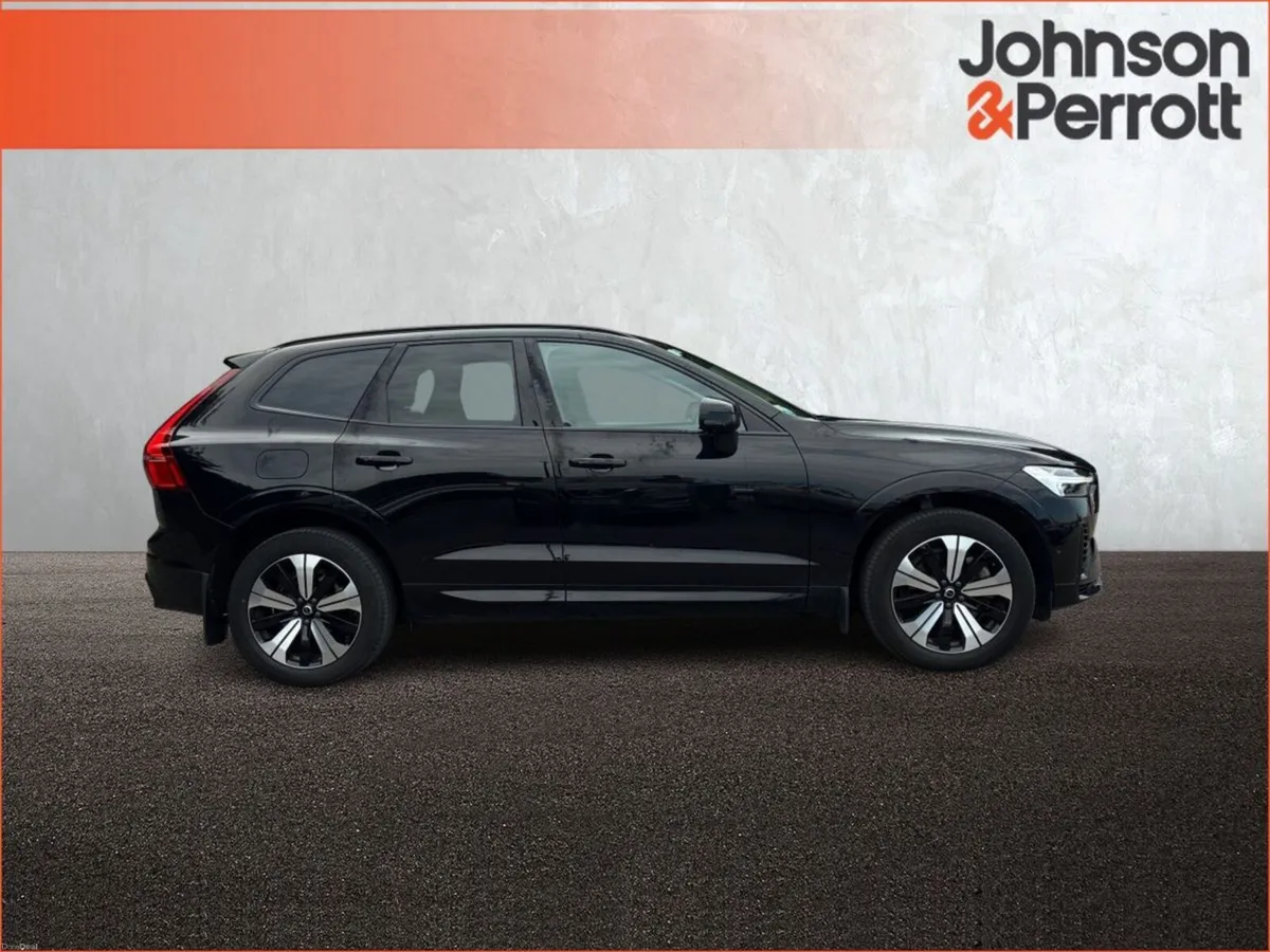 Volvo XC60 T6 Recharge PHEV 350hp Plus Dark  (Two - Image 5