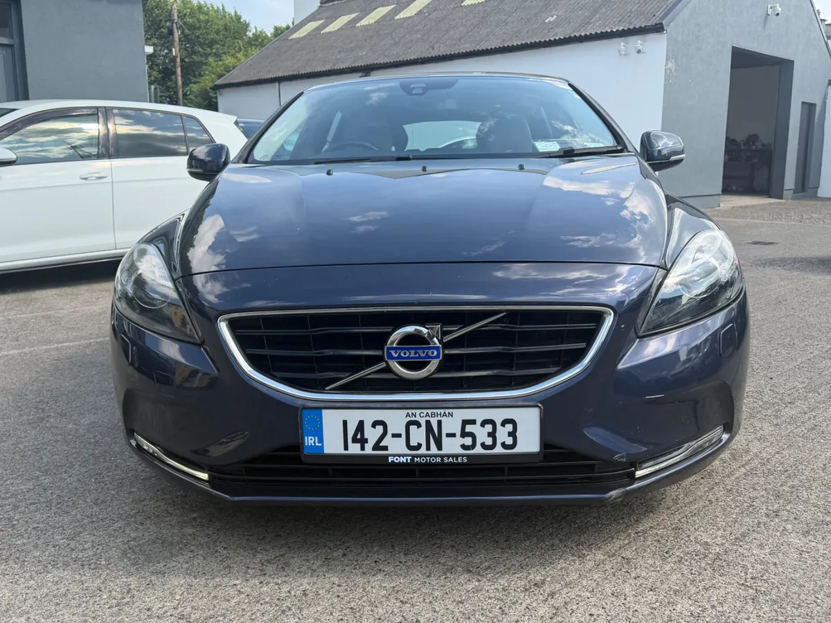 142 VOLVO V40 2.0 DIESEL  SE LUX AUTO = LEATHER = - Image 4