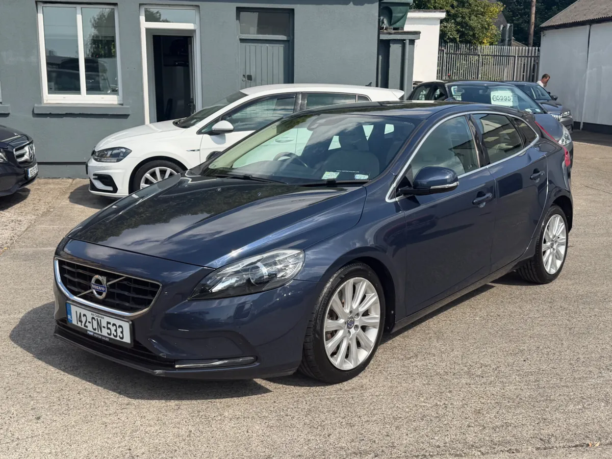 142 VOLVO V40 2.0 DIESEL  SE LUX AUTO = LEATHER = - Image 5