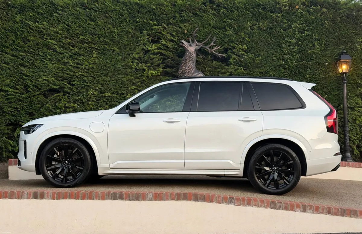 Volvo XC90 DARK PLUS 455BHP Great spec 7 seats - Image 6