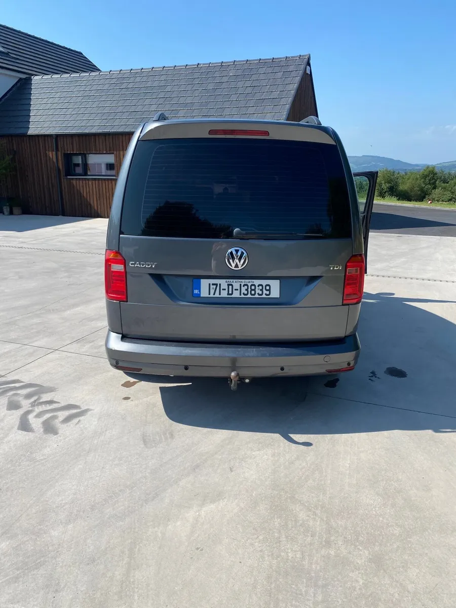 Volkswagen Caddy 2017 7 seater automatic - Image 4