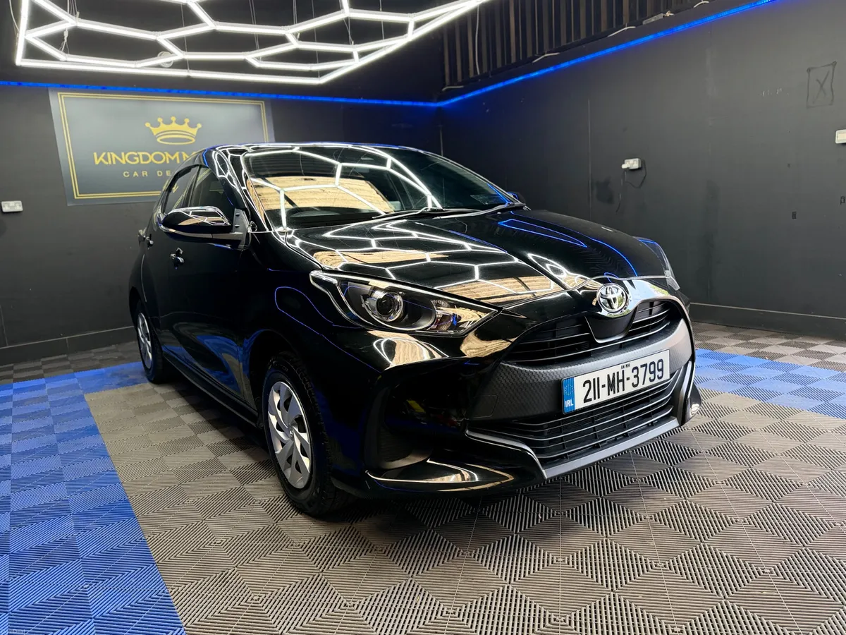 Toyota Yaris AWD 1.5 petrol-hybrid,Nct 07/28 - Image 3