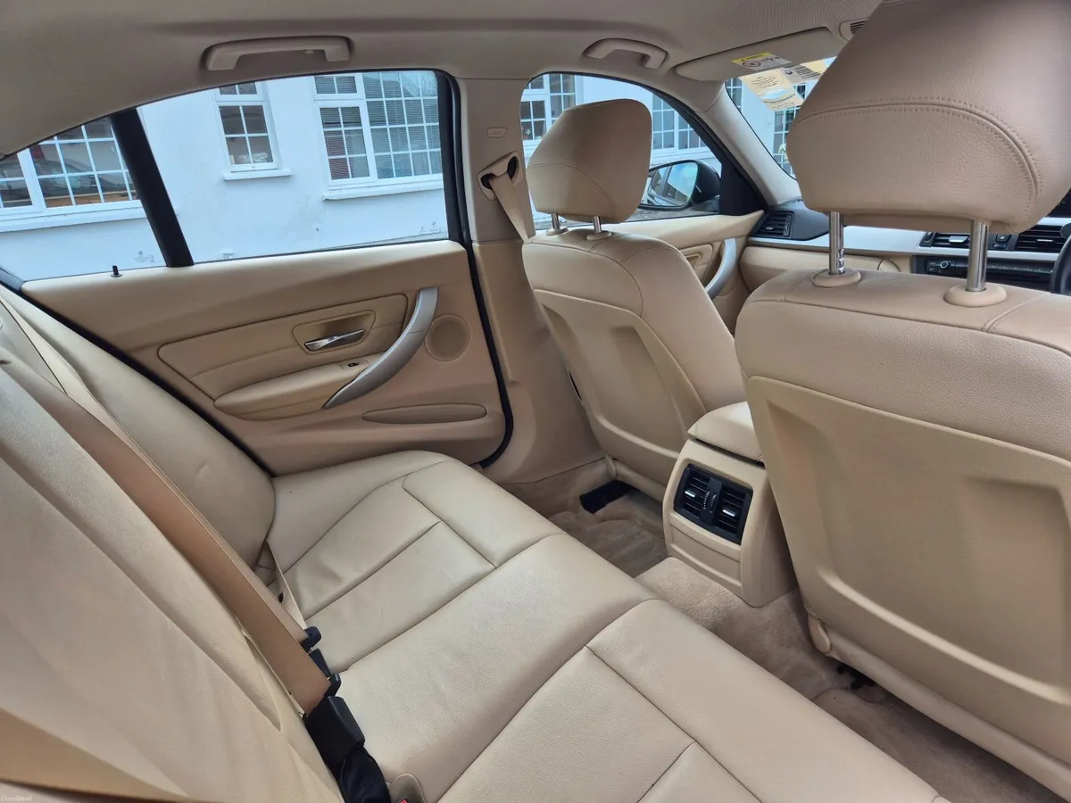 BMW 3-Series 2015 - 316d SE - Image 6